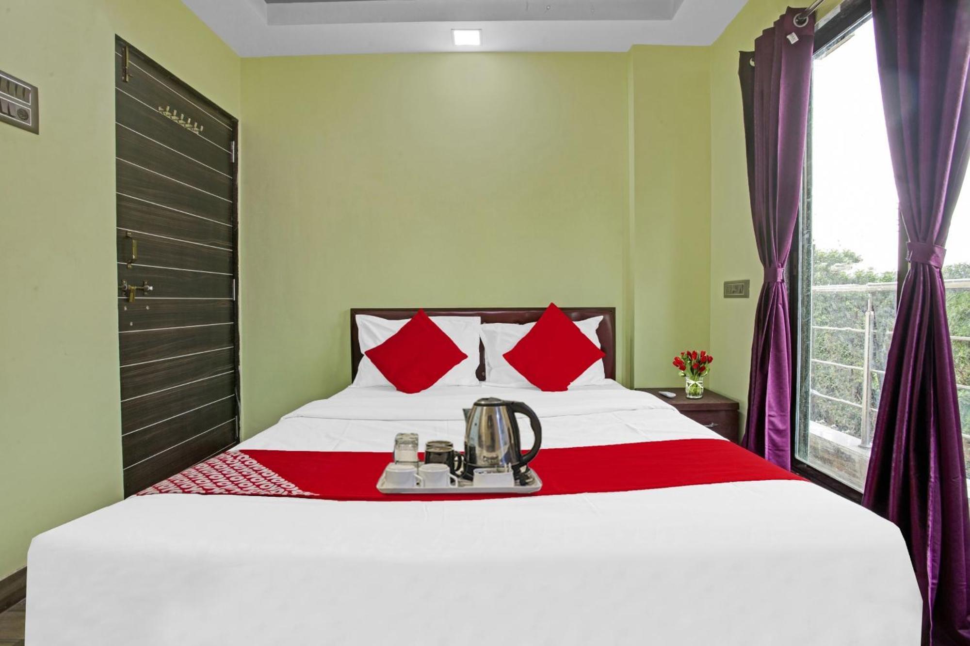 Hotel O Om Sai Residency Lodging And Boarding Taloje Budrukh Extérieur photo