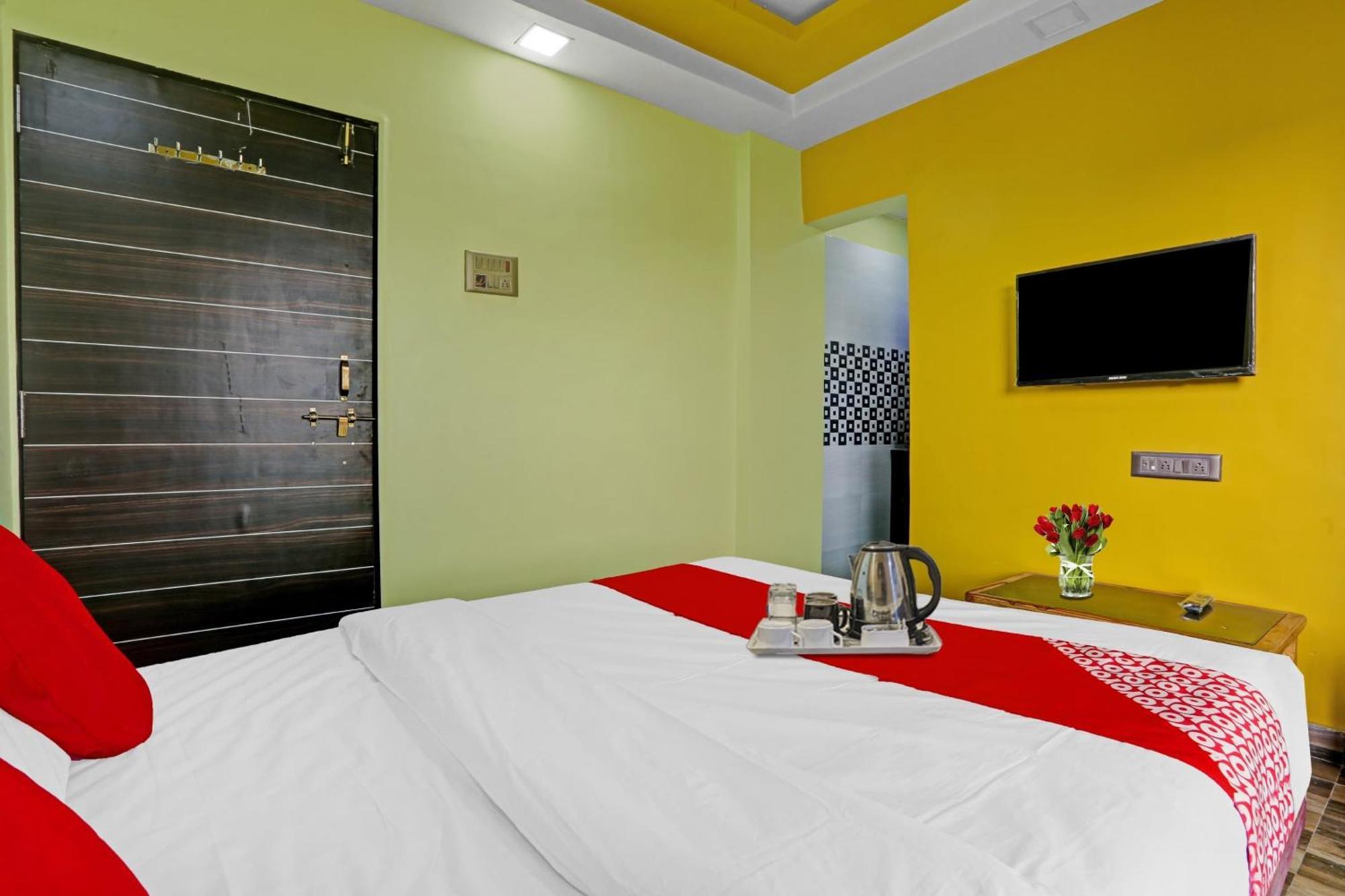 Hotel O Om Sai Residency Lodging And Boarding Taloje Budrukh Extérieur photo