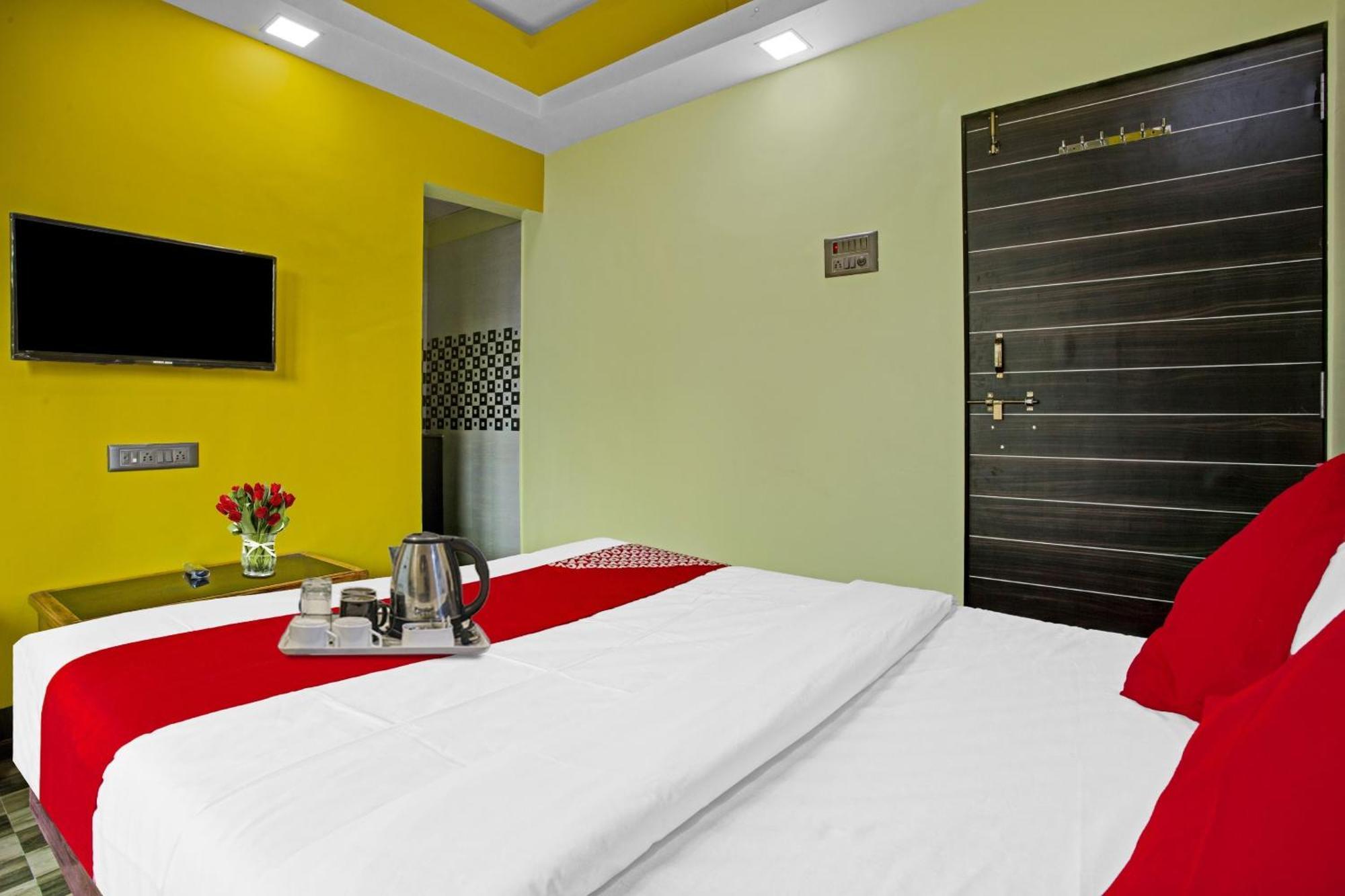 Hotel O Om Sai Residency Lodging And Boarding Taloje Budrukh Extérieur photo